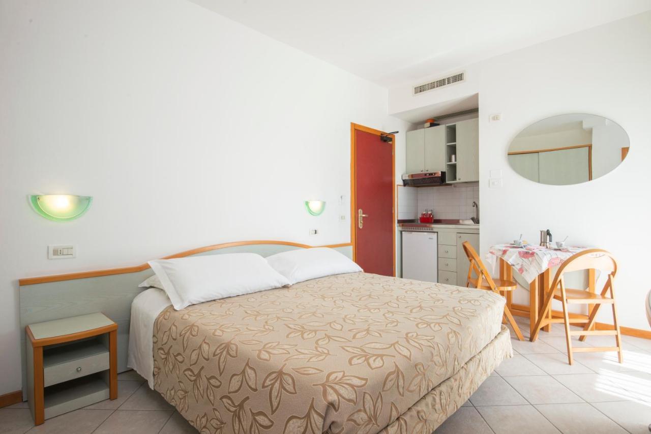 Hotel Residence Imperial Misano Adriatico Extérieur photo